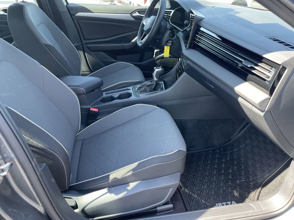 Used 2025 Volkswagen Jetta Sport image 30