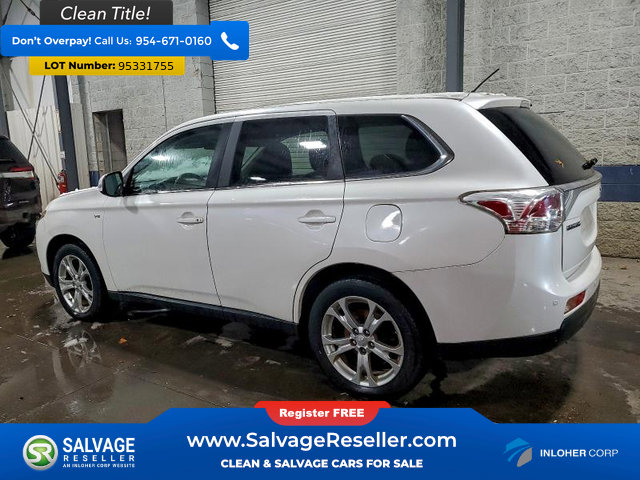 Used 2014 Mitsubishi Outlander GT AWD/4WD image 3