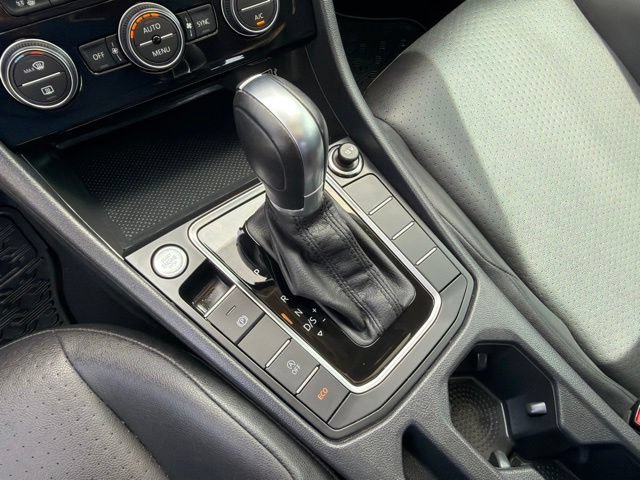 Used 2019 Volkswagen Jetta SE w/ Cold Weather Package FWD image 22