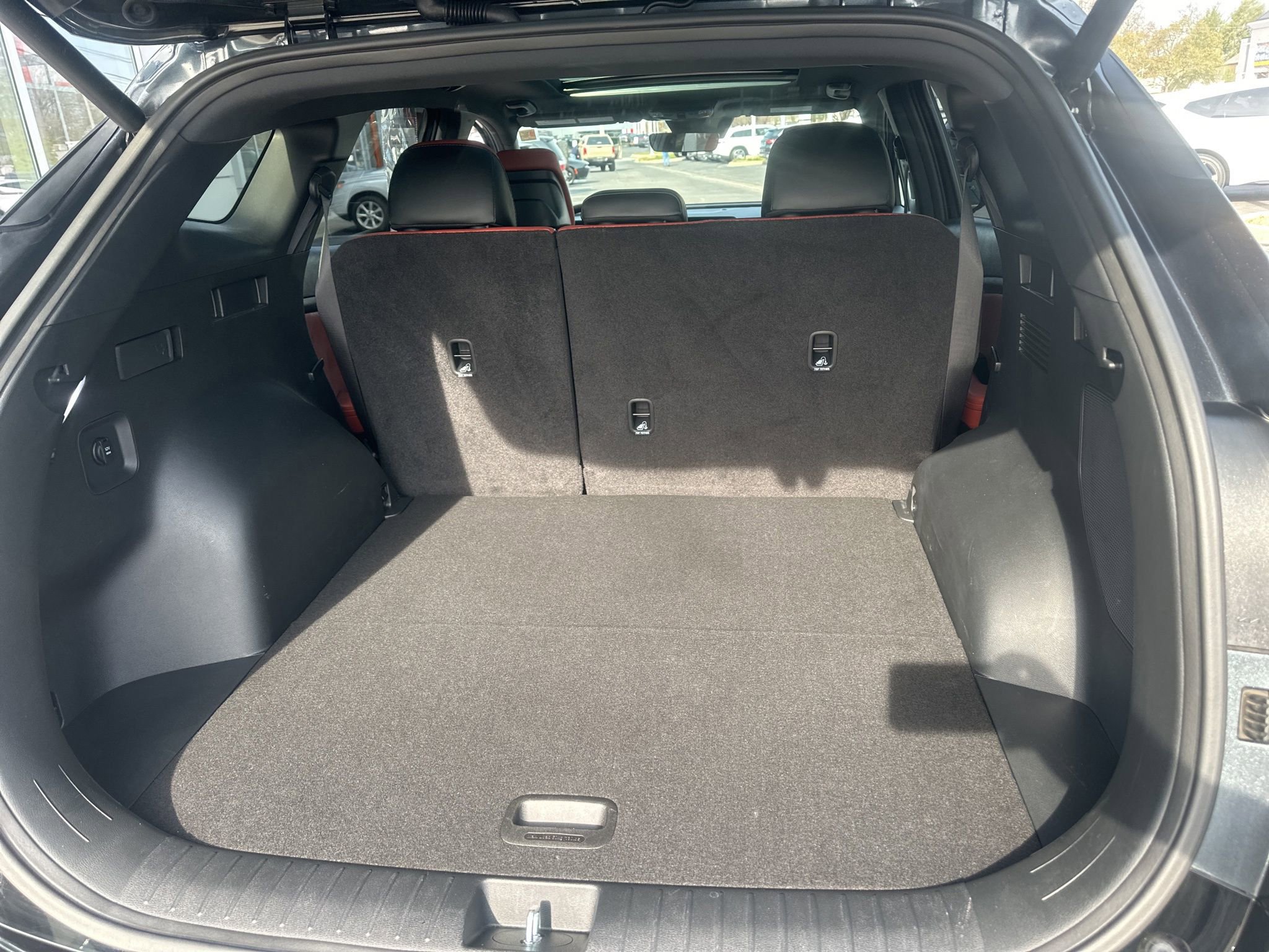 Used 2025 Kia Sportage SX image 15