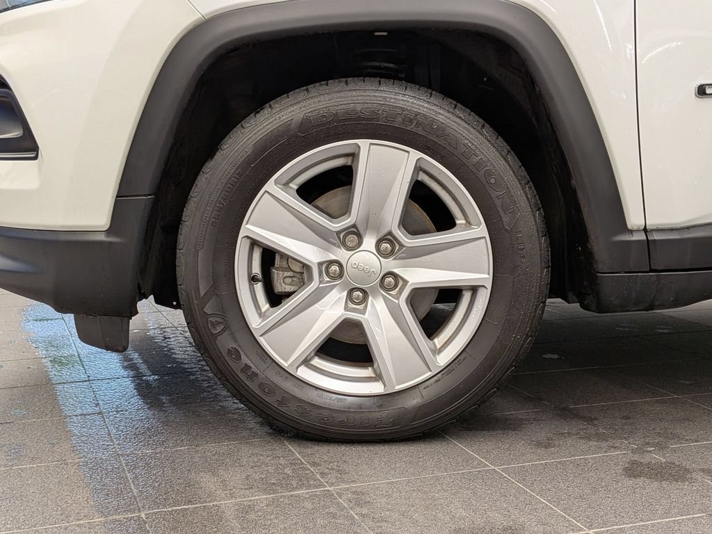 Used 2022 Jeep Compass Latitude w/ Sun and Sound Group FWD image 29