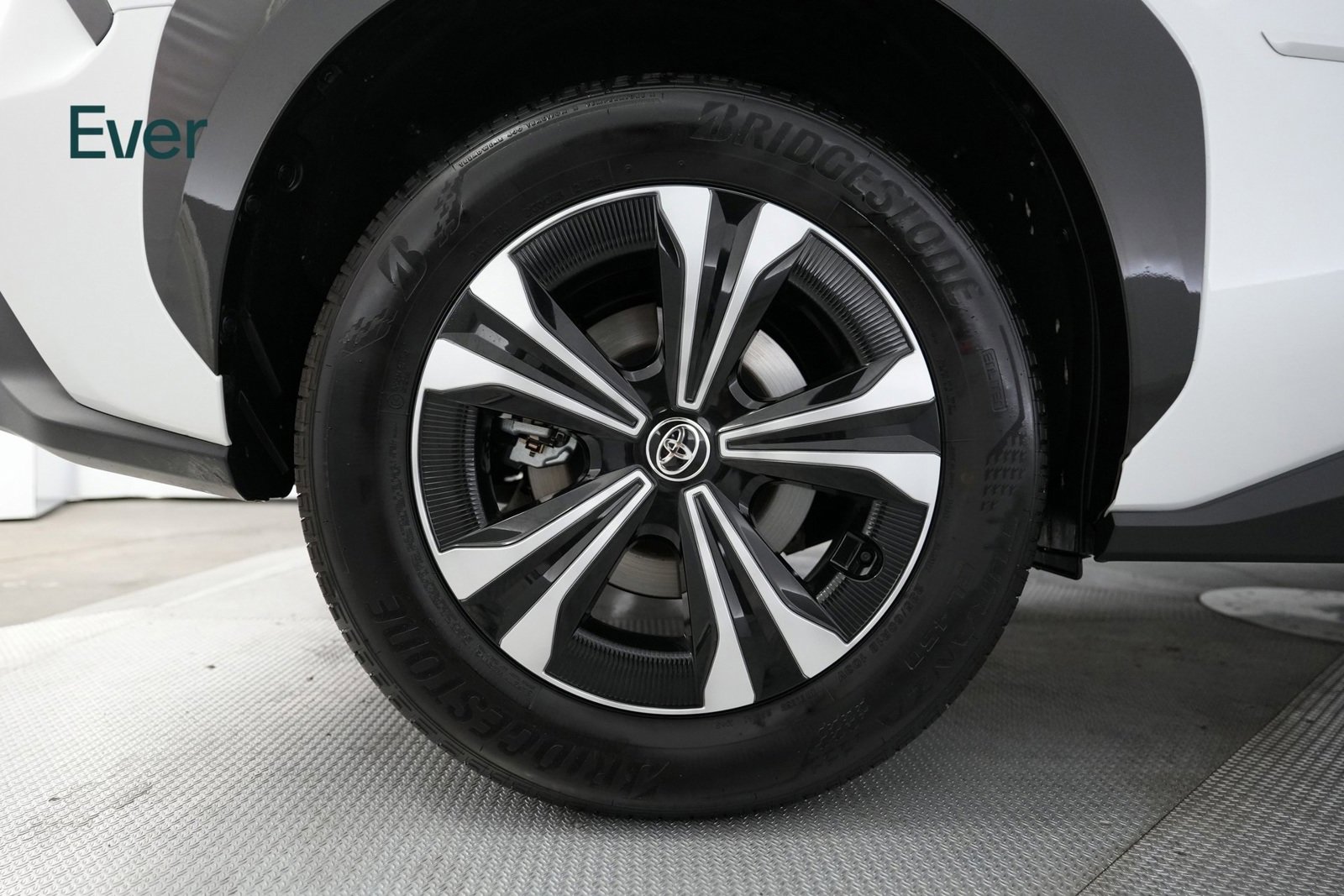 Used 2025 Toyota bZ4X FWD image 19