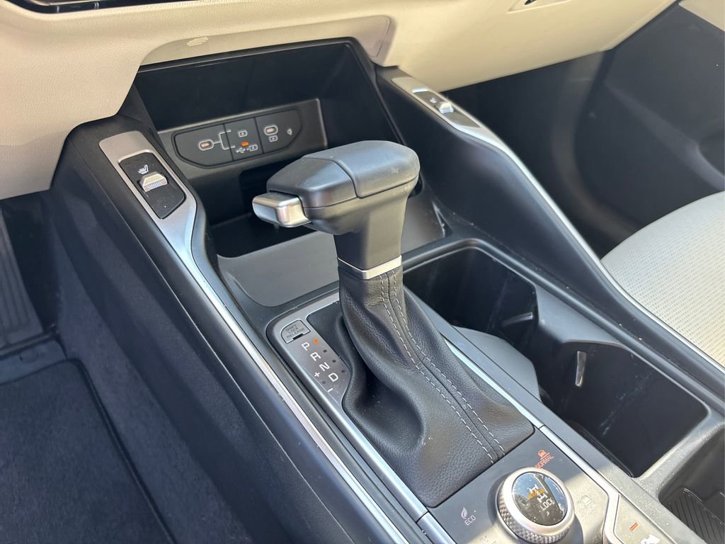 Certified 2025 Kia Sorento S image 32