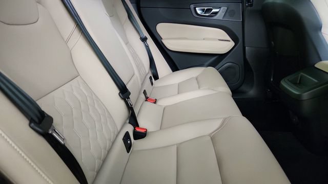 New 2026 Volvo XC60 B5 Core w/ Protection Package Premier AWD/4WD image 30