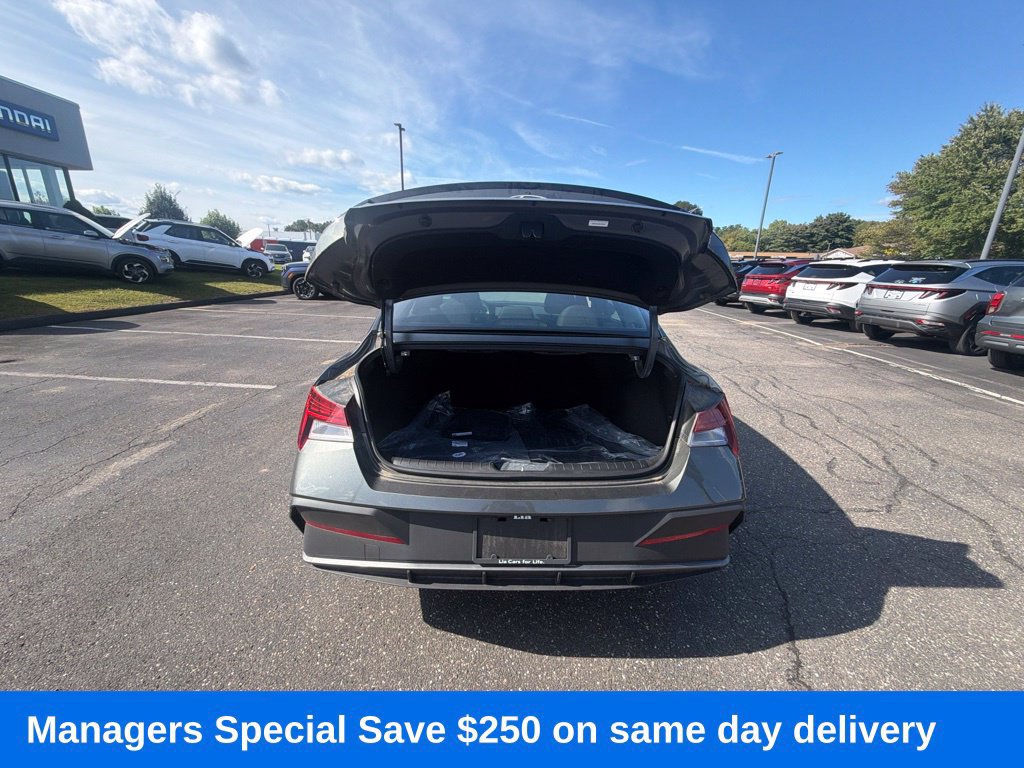 Certified 2025 Hyundai Elantra SEL w/ Cargo Package FWD image 24