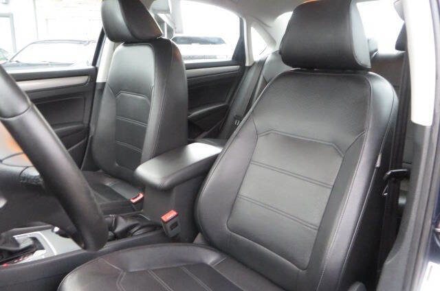 Used 2015 Volkswagen Passat 1.8T Wolfsburg Edition image 43