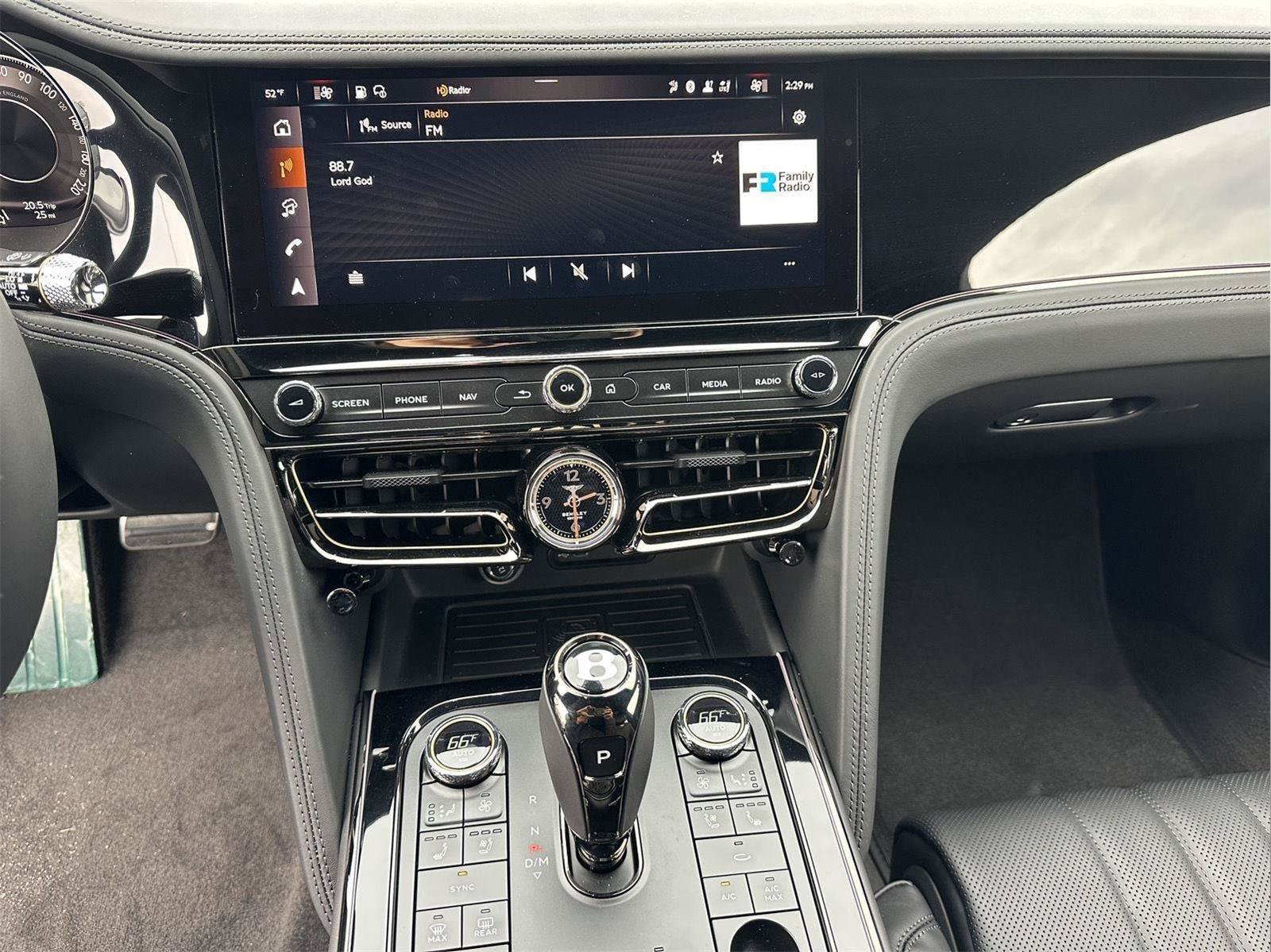 New 2026 Bentley Flying Spur V8 AWD/4WD image 4