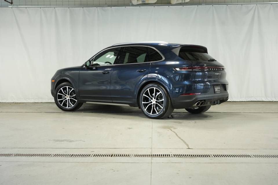 Used 2025 Porsche Cayenne S image 3