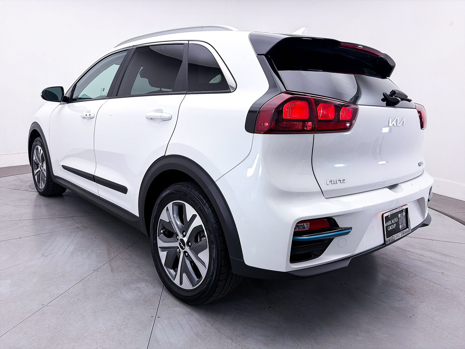 Certified 2022 Kia Niro EX FWD image 12