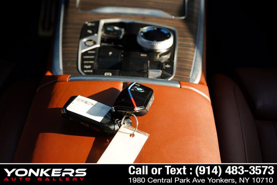 Used 2024 BMW X7 M60i w/ Executive Package image 46