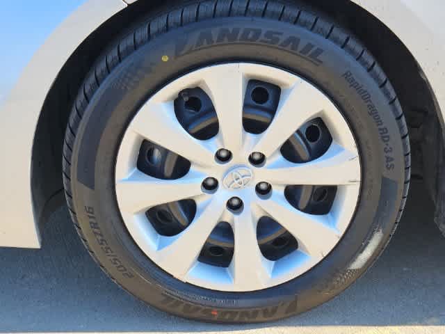 Used 2024 Toyota Corolla LE FWD image 13