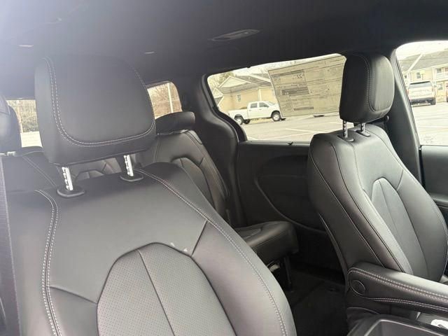 New 2026 Chrysler Voyager LX image 27