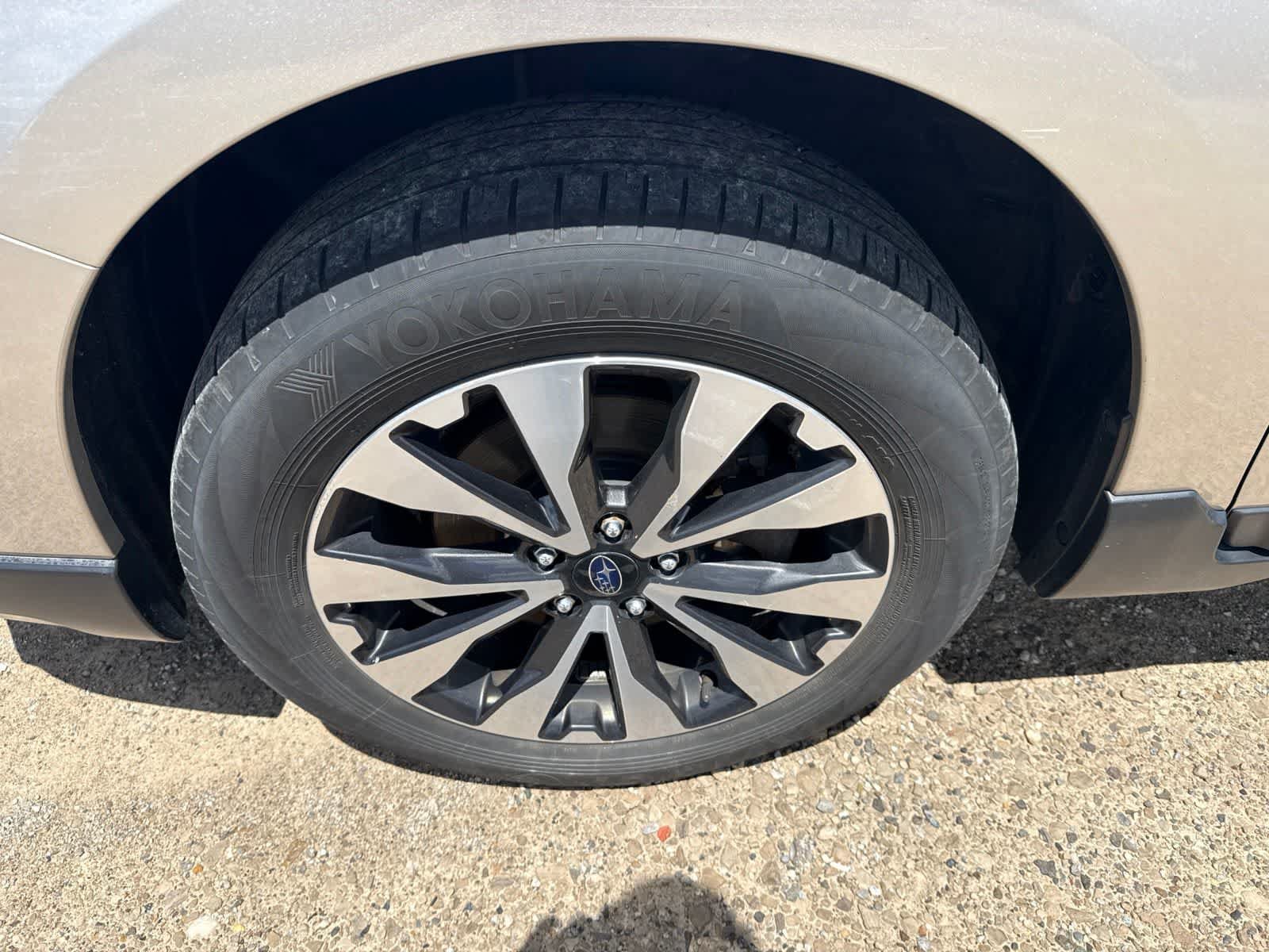 Used 2017 Subaru Outback 2.5i Limited AWD/4WD image 6