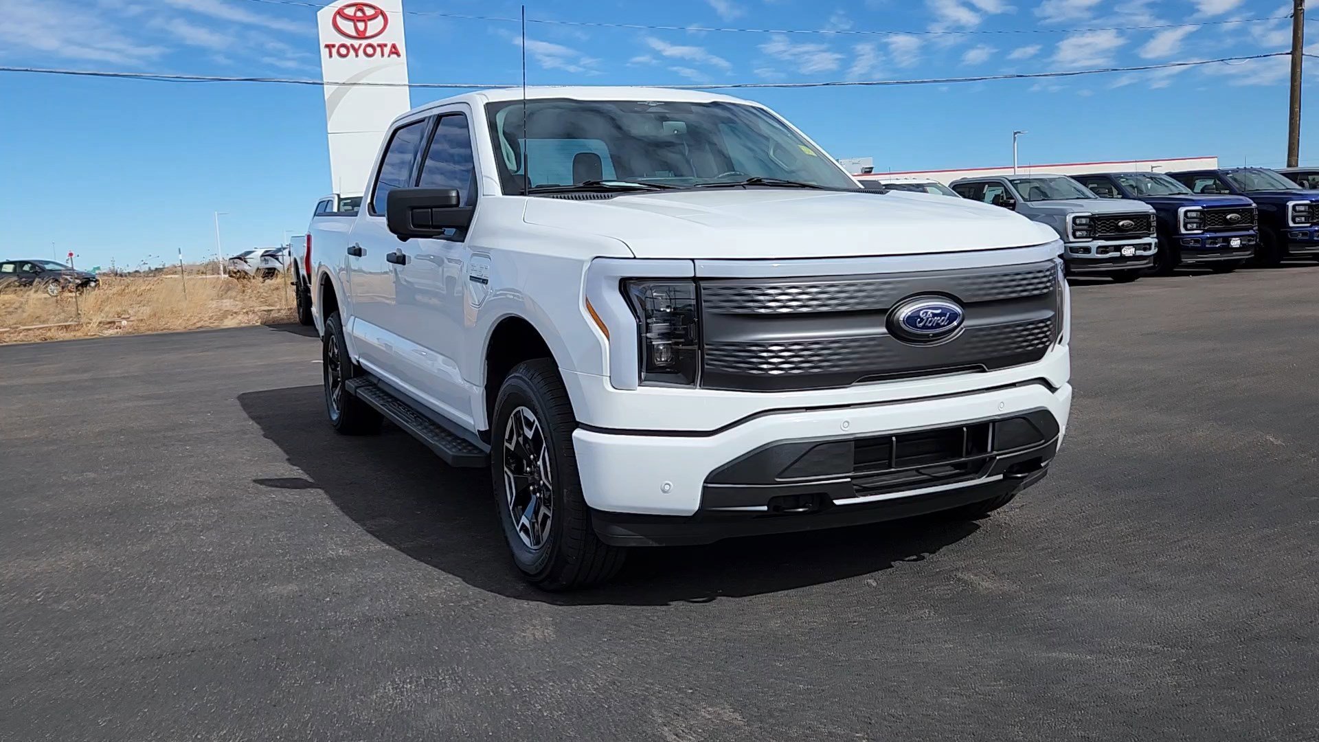 Used 2023 Ford F150 Lightning XLT image 5