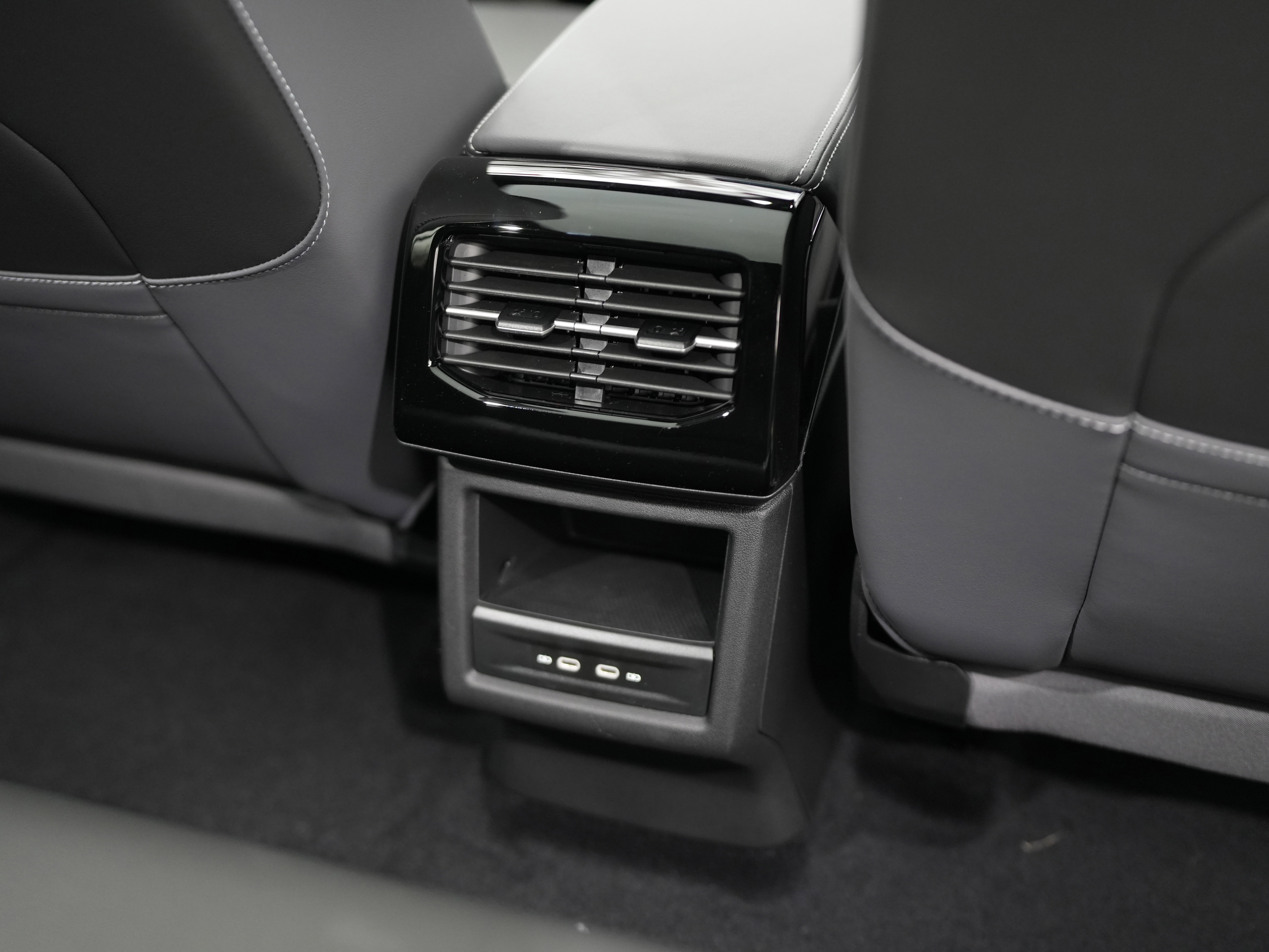 New 2025 Volkswagen ID.4 Pro S image 34