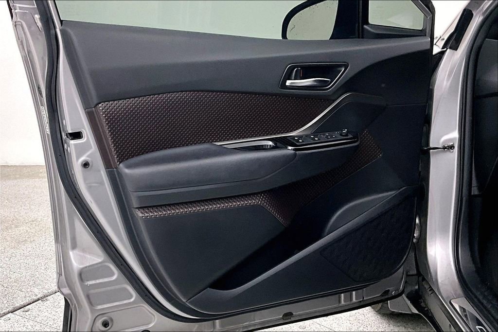 Used 2019 Toyota C-HR Limited image 20