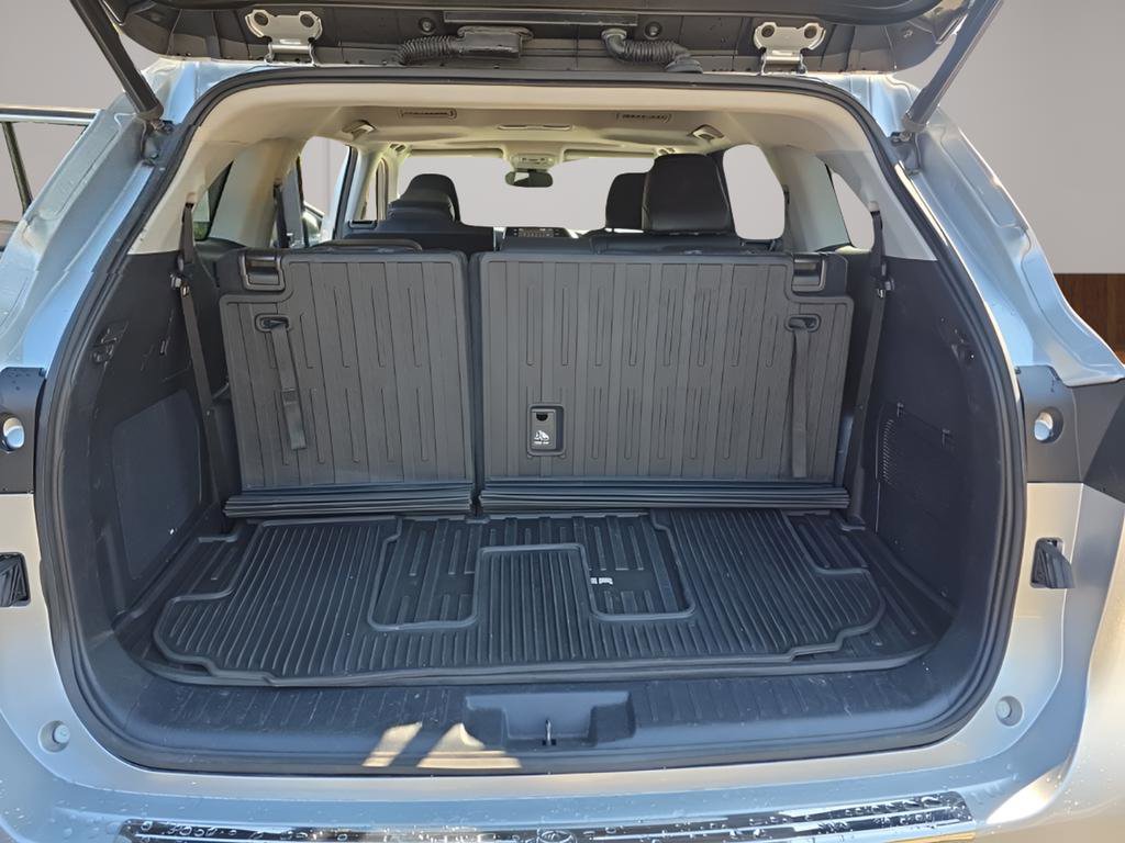 Used 2020 Toyota Highlander Limited image 24