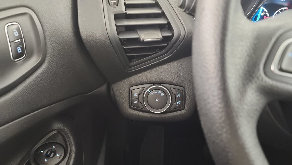 Used 2018 Ford Escape SE w/ Ford Safe & Smart Package AWD/4WD image 21