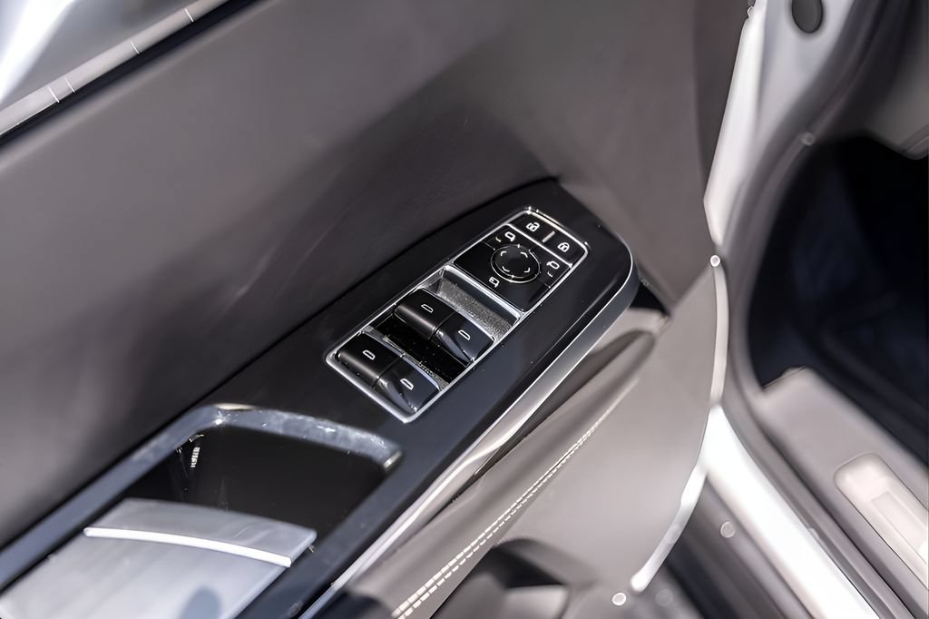 Used 2025 Cadillac Escalade V AWD/4WD image 23
