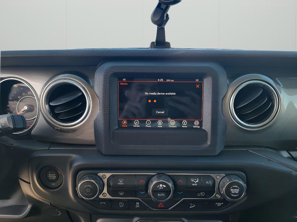 Used 2020 Jeep Wrangler Unlimited Sahara image 19