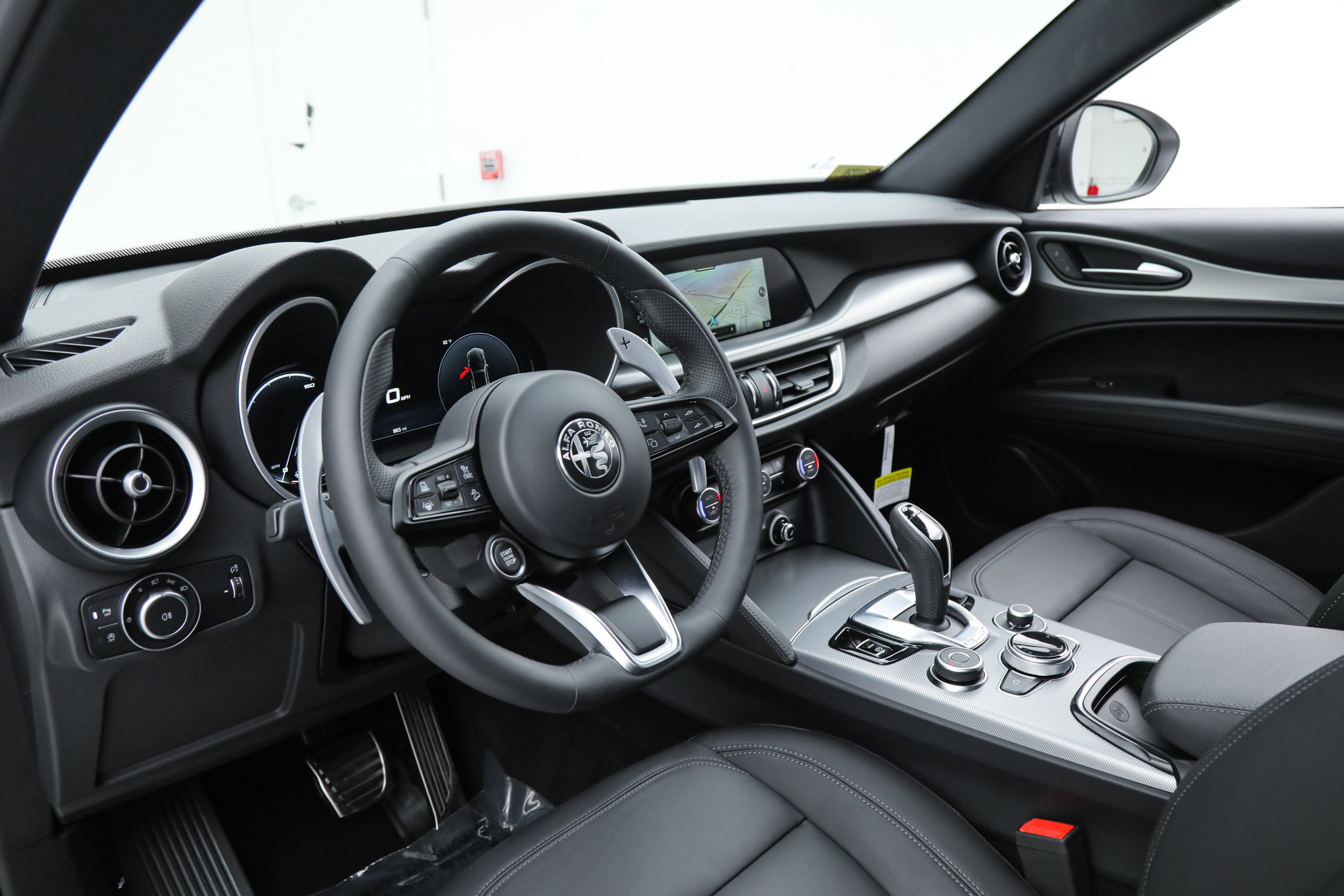New 2025 Alfa Romeo Stelvio Sprint w/ Convenience Package AWD/4WD image 15