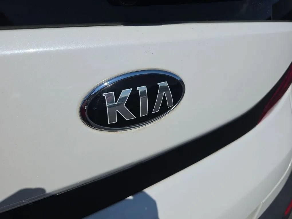 Used 2021 Kia Soul LX FWD image 10