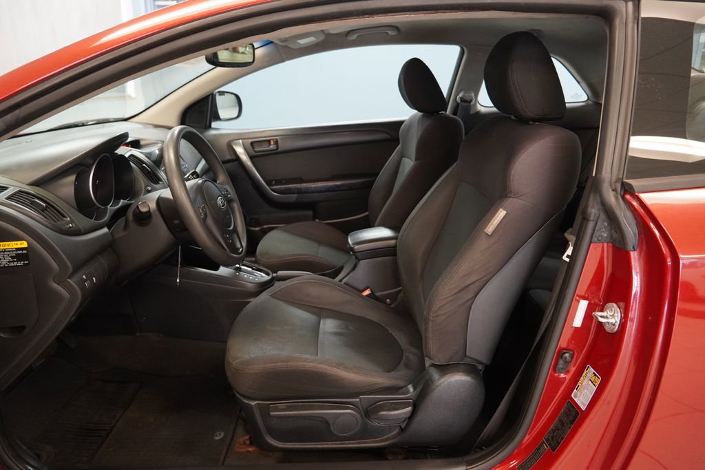 Used 2010 Kia Forte Koup EX image 5