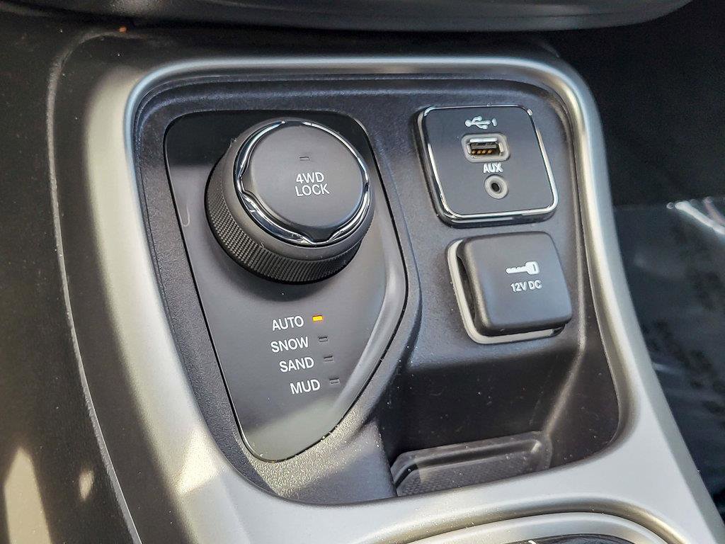 Used 2021 Jeep Compass Latitude AWD/4WD image 23