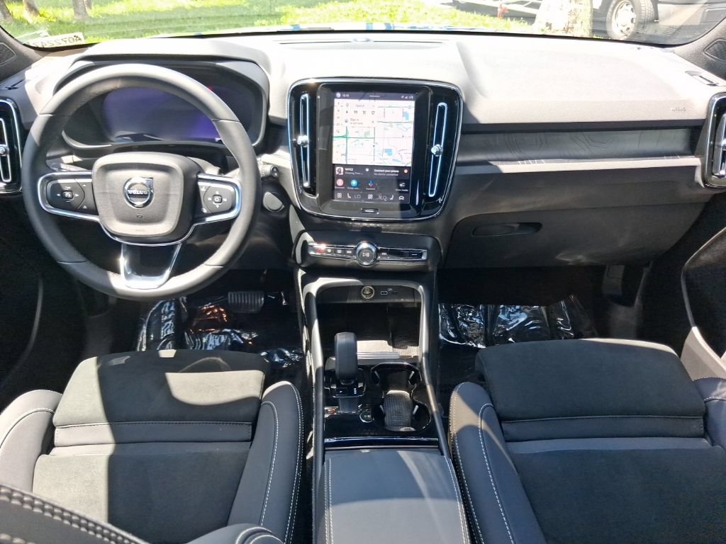 Certified 2023 Volvo XC40 Recharge Plus AWD/4WD image 9