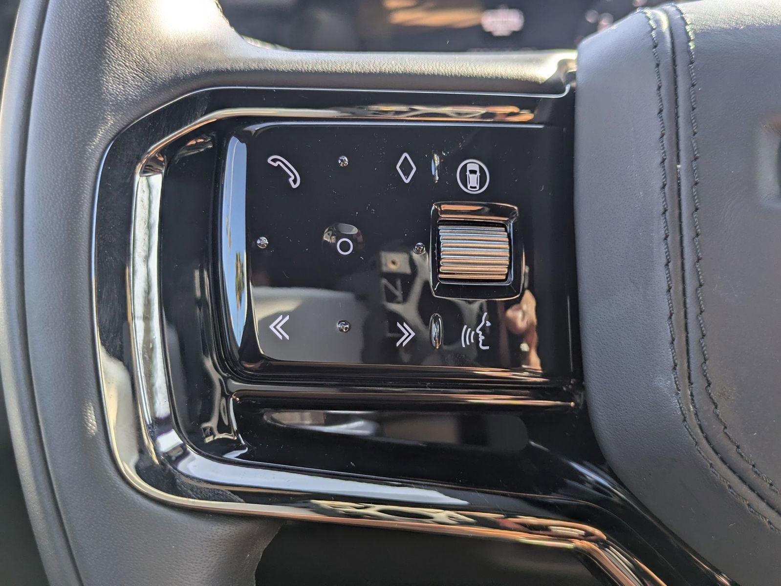 Used 2026 Land Rover Range Rover Velar S image 17