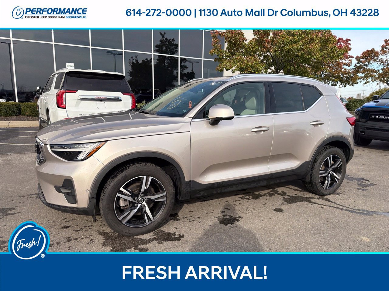 Used 2023 Volvo XC40 B5 Plus AWD/4WD image 5