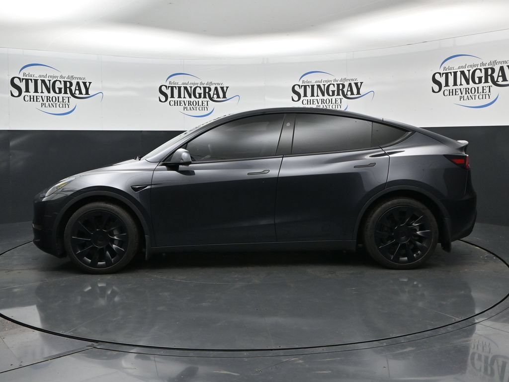 Used 2024 Tesla Model Y Long Range AWD/4WD image 4