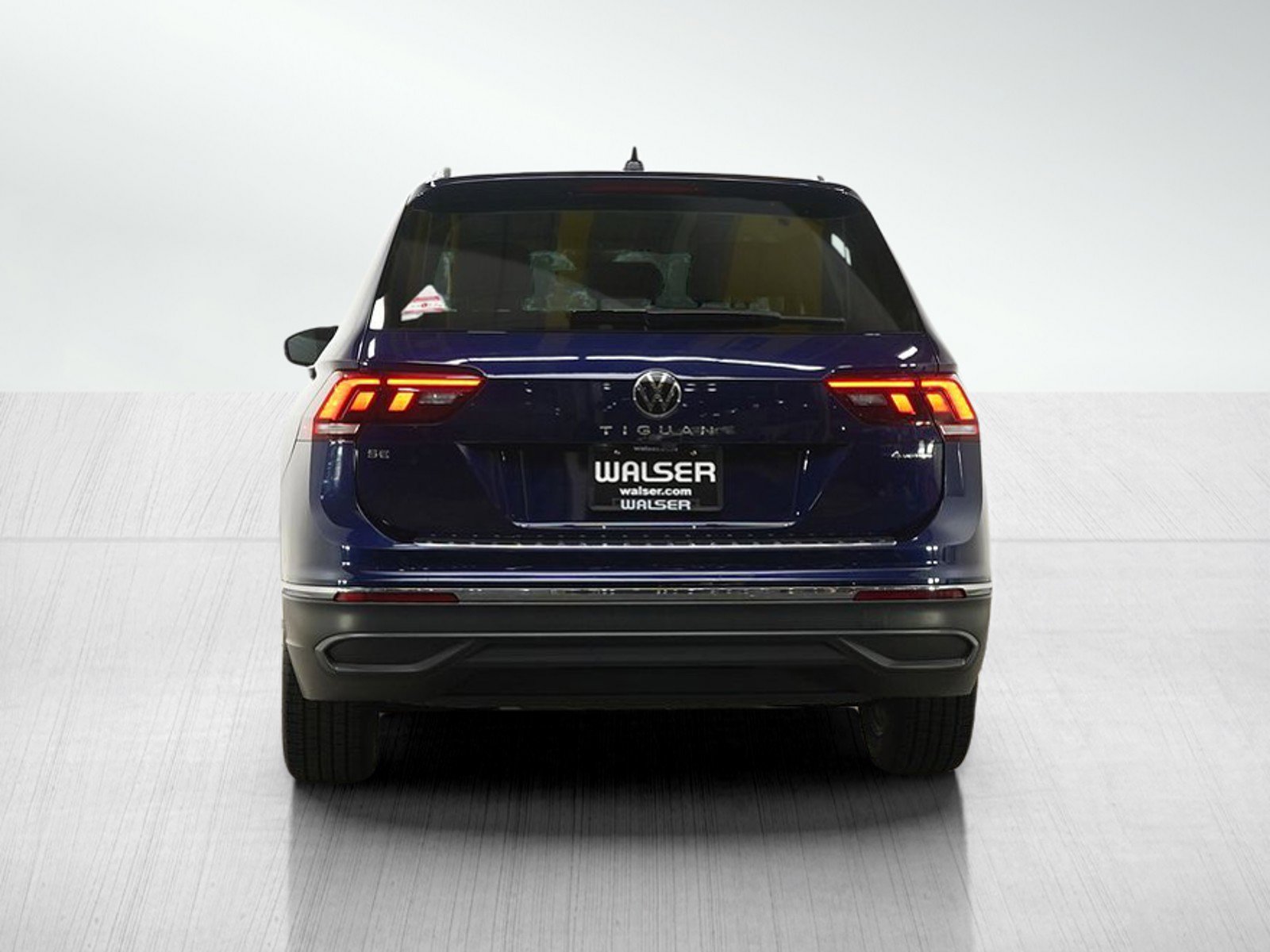 Used 2023 Volkswagen Tiguan SE AWD/4WD image 4