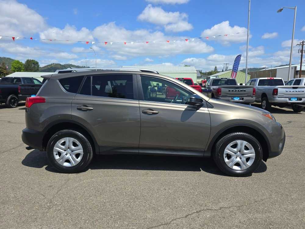 Used 2015 Toyota RAV4 LE AWD/4WD image 6