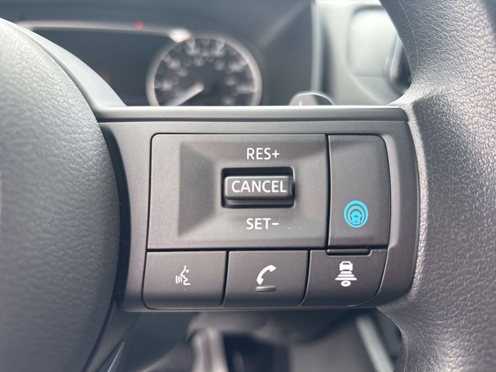 Used 2024 Nissan Rogue SV AWD/4WD image 29