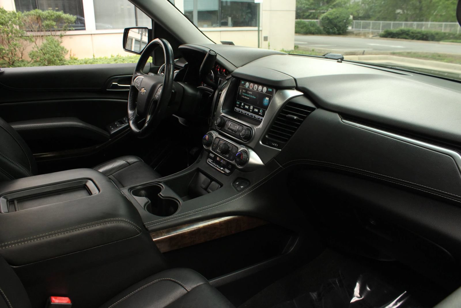 Used 2018 Chevrolet Suburban LT AWD/4WD image 26