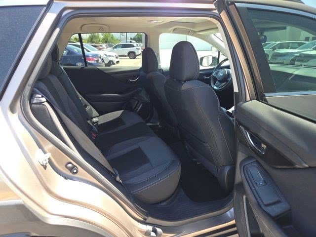 Certified 2024 Subaru Outback Premium AWD/4WD image 18