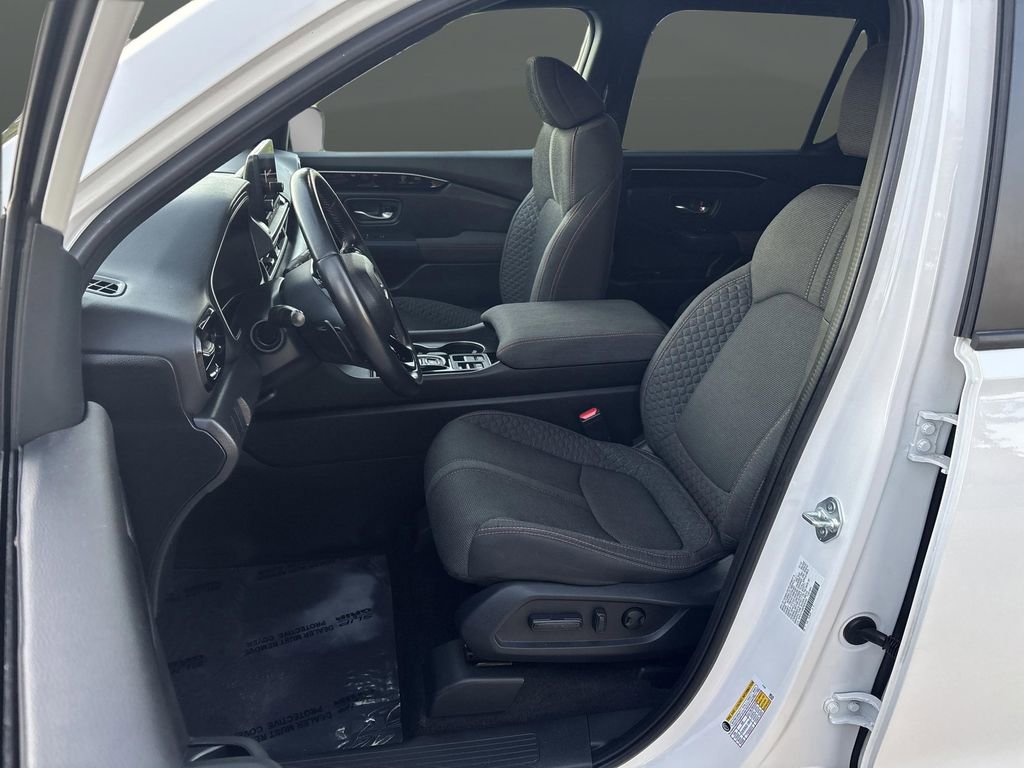 Used 2023 Honda Pilot Sport image 4