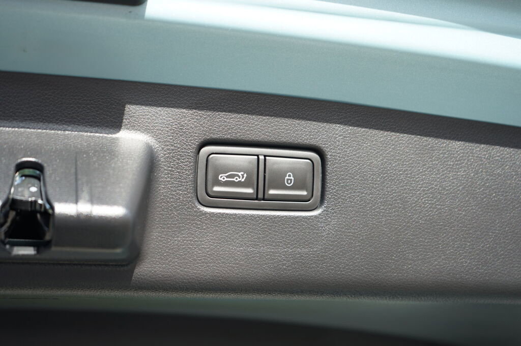 Used 2024 Genesis GV60 Performance image 13