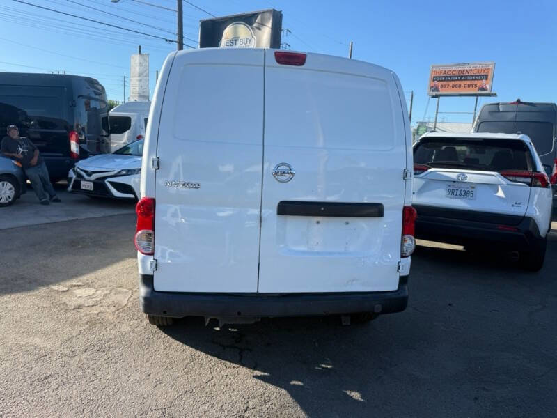 Used 2015 Nissan NV200 S image 6