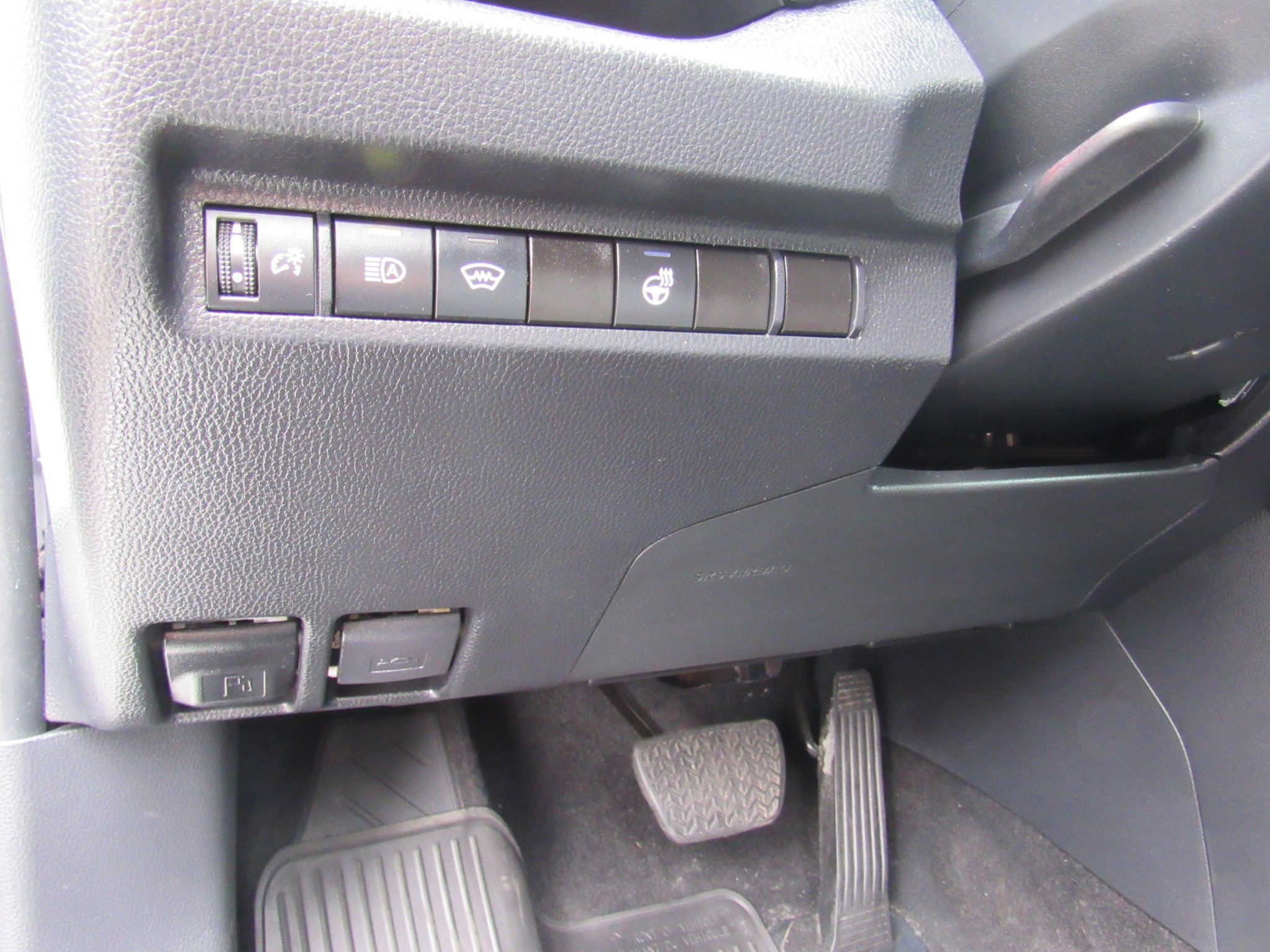 Used 2024 Toyota RAV4 XLE w/ Weather Package image 16