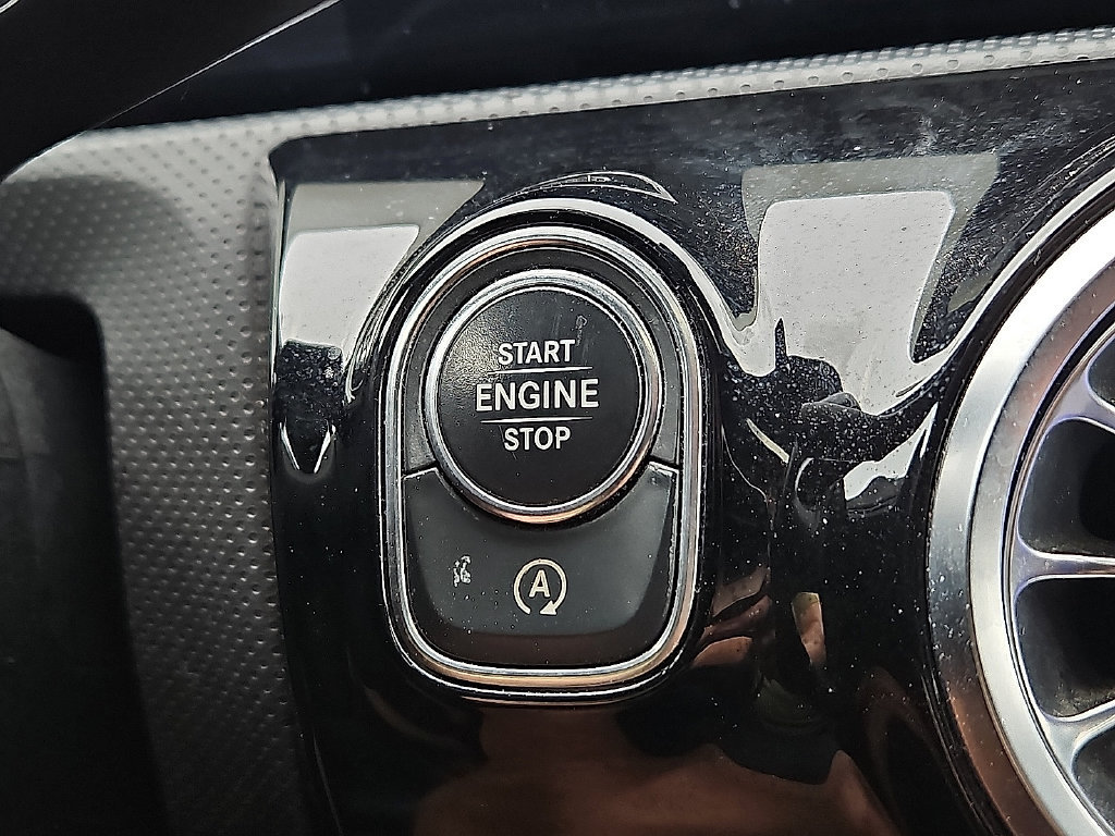 Used 2022 Mercedes-Benz CLA 250 image 24