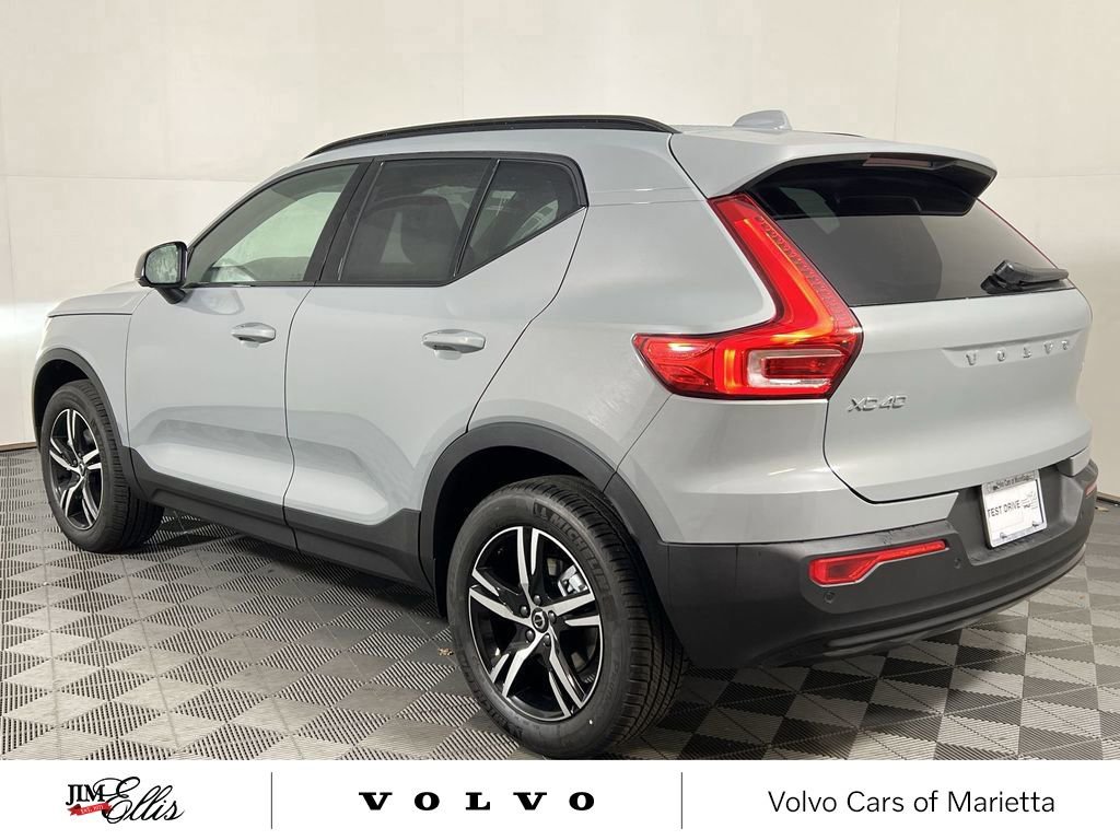New 2026 Volvo XC40 B4 Core image 6