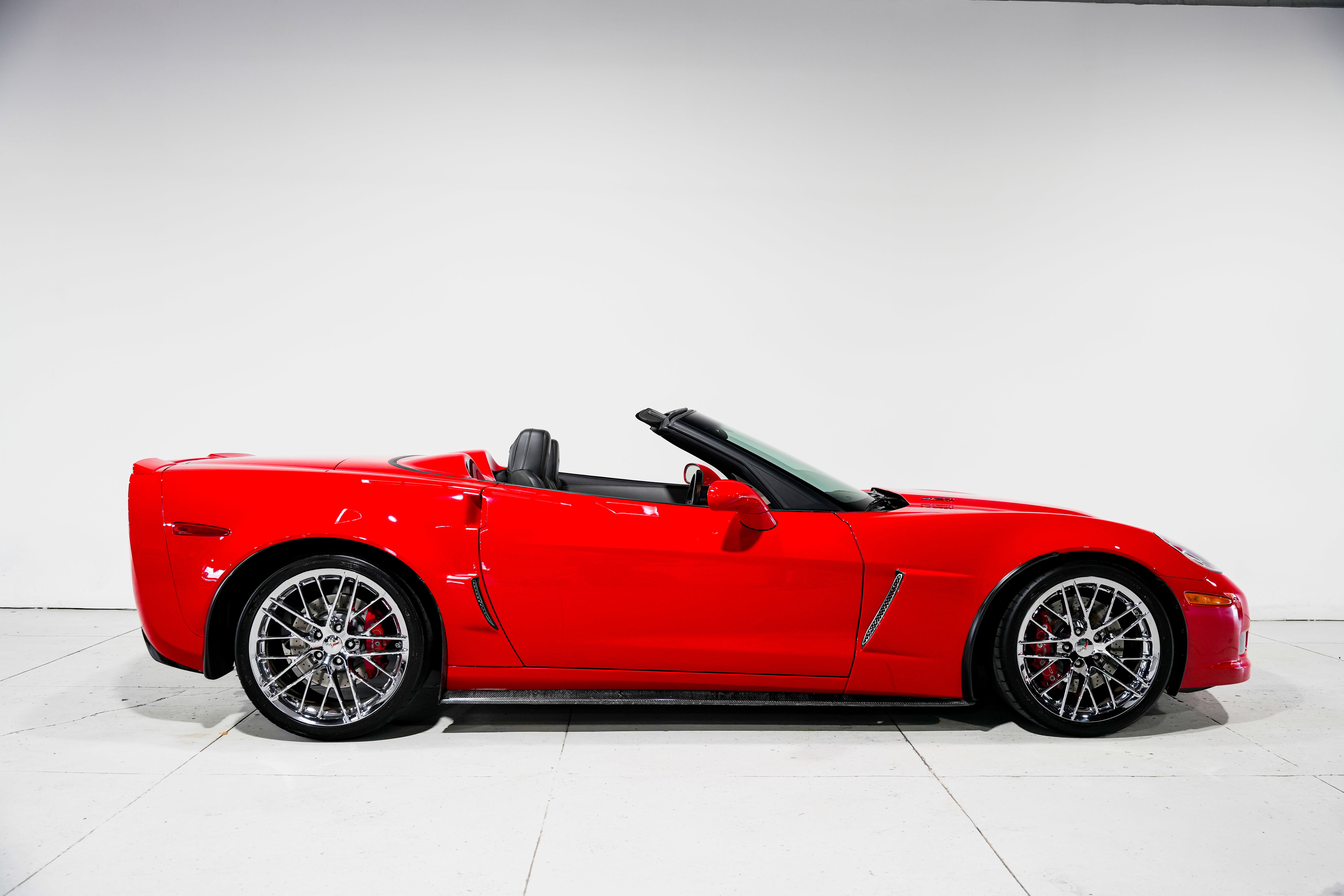 Used 2013 Chevrolet Corvette 427 w/ 1SC Preferred Equipment Group RWD image 2