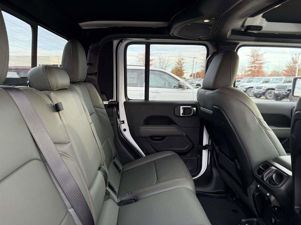 New 2026 Jeep Gladiator Mojave AWD/4WD image 17