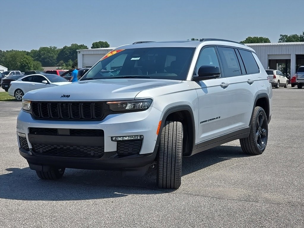 New 2025 Jeep Grand Cherokee L Limited image 3