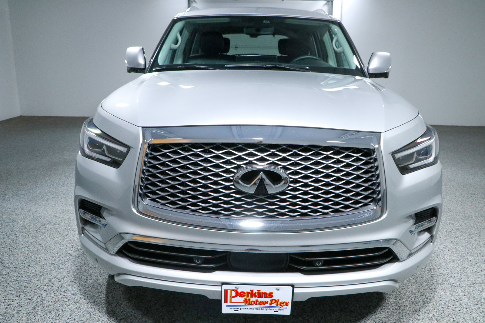 Used 2023 INFINITI QX80 Luxe w/ Cargo Package AWD/4WD image 4