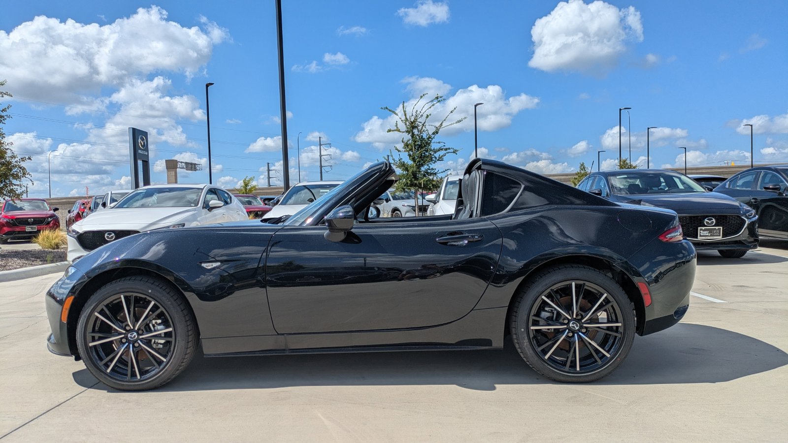 New 2026 MAZDA MX-5 Miata RF Grand Touring RWD image 17