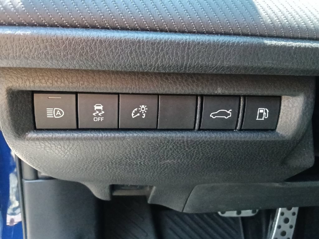 Used 2025 Toyota Camry SE w/ Convenience Package FWD image 17