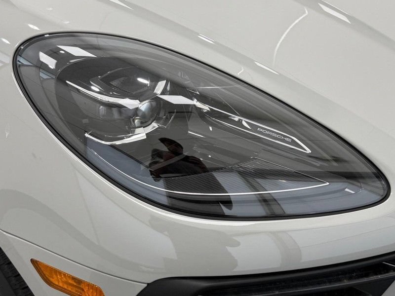 New 2026 Porsche Macan AWD/4WD image 11